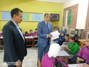 استمرار الزيارات المفاجئة لمدارس الجيزة.. وتكريم الطلاب المثاليين في أرض الطابور بإدارة جنوب 21 - جريدة المساء