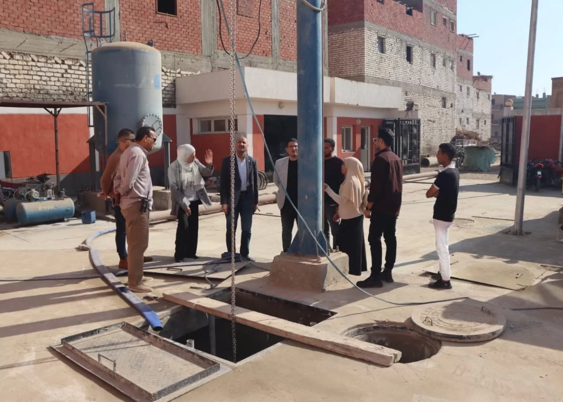 السكرتير العام المساعد لبني سويف يتفقد مستجدات الموقف التنفيذي لمشروع الصرف الصحي بميانة خلال زيارته لمركز اهناسيا 17 - جريدة المساء