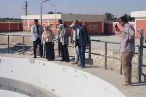 السكرتير العام المساعد لبني سويف يتفقد مستجدات الموقف التنفيذي لمشروع الصرف الصحي بميانة خلال زيارته لمركز اهناسيا 25 - جريدة المساء