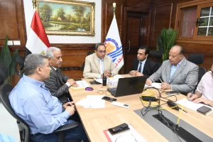 محافظ قنا يعقد اجتماعًا موسعا لمتابعة تنفيذ تكليفات مجلس المحافظين 25 - جريدة المساء