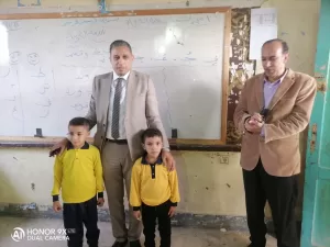 "تعليم الجيزة" علي قدم وساق | وكيل الوزارة يزور اليوم عدة مدارس بالعياط والصف ويختبر مستوي الصغار في القراءة والكتابة 35 - جريدة المساء