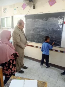 "عنتر" يشيد بالمستوى التعليمي لطلاب مدرسة الأمل الصم وضعاف السمع بقنا 25 - جريدة المساء