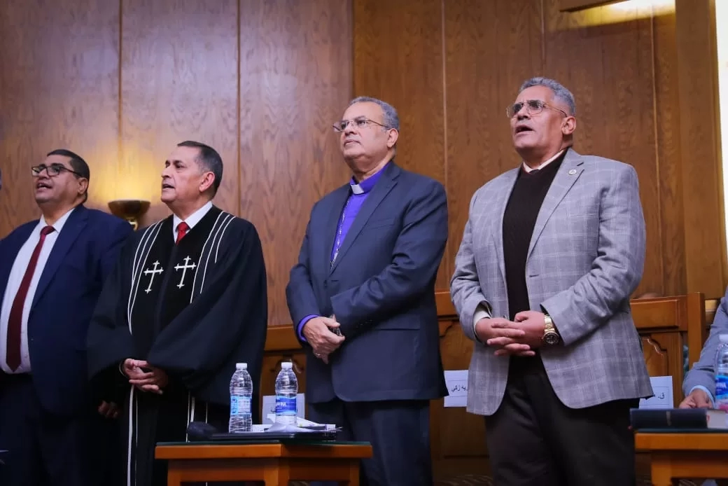 رئيس الطائفة الإنجيلية يشارك في احتفال رسامة الشيوخ والشمامسة الجدد بالكنيسة الإنجيلية الثانية بالمنيا 19 - جريدة المساء رئيس الطائفة الإنجيلية يشارك في احتفال رسامة الشيوخ والشمامسة الجدد بالكنيسة الإنجيلية الثانية بالمنيا 18 - جريدة المساء