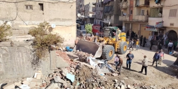 محافظ الإسكندرية يتابع تنفيذ قرار إزالة لعدد 100 محل آيل للسقوط بنطاق حى المنتزة أول 1 - جريدة المساء