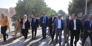 محافظ سوهاج يتفقد مخرات السيول بأخميم .. ويتابع اصطفاف معدات الوحدات المحلية لمراكز شمال المحافظة بطهطا 1 - جريدة المساء