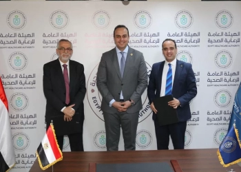 رئيس هيئة الرعاية الصحية : توقيع عقد تقديم خدمات علاجية بين الهيئة وشركة "الأهلي للخدمات الطبية" بمحافظات التأمين الشامل 18 - جريدة المساء رئيس هيئة الرعاية الصحية : توقيع عقد تقديم خدمات علاجية بين الهيئة وشركة "الأهلي للخدمات الطبية" بمحافظات التأمين الشامل 17 - جريدة المساء