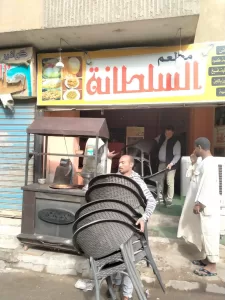 رفع 334 حالة إشغال بالمقاهي والمطاعم وإزالة "جمالون" بدون تصريح..خلال حملة مسائية بالعمرانية (صور) 29 - جريدة المساء