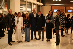 نجوم الفن يدعمون زينة عبد الباقي بحضور العرض الخاص ل "مين يصدق" 17 - جريدة المساء