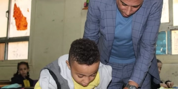 خلال جولته اليوم بمدارس العجوزة.. وكيل وزارة التعليم بالجيزة: رفع مستوي الطلاب ضعاف القراءة والكتابة في مقدمة أولوياتنا (صور) 2 - جريدة المساء خلال جولته اليوم بمدارس العجوزة.. وكيل وزارة التعليم بالجيزة: رفع مستوي الطلاب ضعاف القراءة والكتابة في مقدمة أولوياتنا (صور) 1 - جريدة المساء