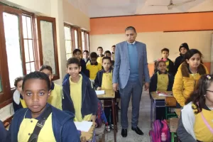 خلال جولته اليوم بمدارس العجوزة.. وكيل وزارة التعليم بالجيزة: رفع مستوي الطلاب ضعاف القراءة والكتابة في مقدمة أولوياتنا (صور) 25 - جريدة المساء