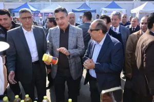 وزير التموين ومحافظ الجيزة يفتتحان “سوق اليوم الواحد” في إمبابة بتخفيضات 30% 85 - جريدة المساء