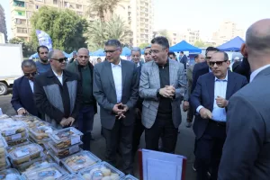 وزير التموين ومحافظ الجيزة يفتتحان “سوق اليوم الواحد” في إمبابة بتخفيضات 30% 103 - جريدة المساء
