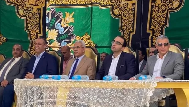 النائب محمد طلبة يعرض مشكلات القنطرة شرق أثناء زيارة المحافظ للقطاعات الخدمية 17 - جريدة المساء