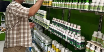 الزراعة تكثف حملات التفتيش على منافذ بيع المبيدات وتضبط اكثرمن ٦٨٠٠٠ الف عبوة بدون ترخيص أو مجهولة المصدر 1 - جريدة المساء