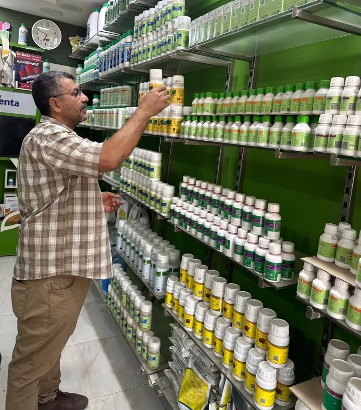 الزراعة تكثف حملات التفتيش على منافذ بيع المبيدات وتضبط اكثرمن ٦٨٠٠٠ الف عبوة بدون ترخيص أو مجهولة المصدر 17 - جريدة المساء