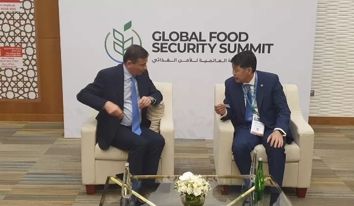 على هامش قمة الغذاء العالمية وزير الزراعة يلتقى مع مدير المنظمة الإسلامية للأمن الغذائي 17 - جريدة المساء