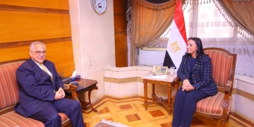 الوزيرة خلال اللقاء