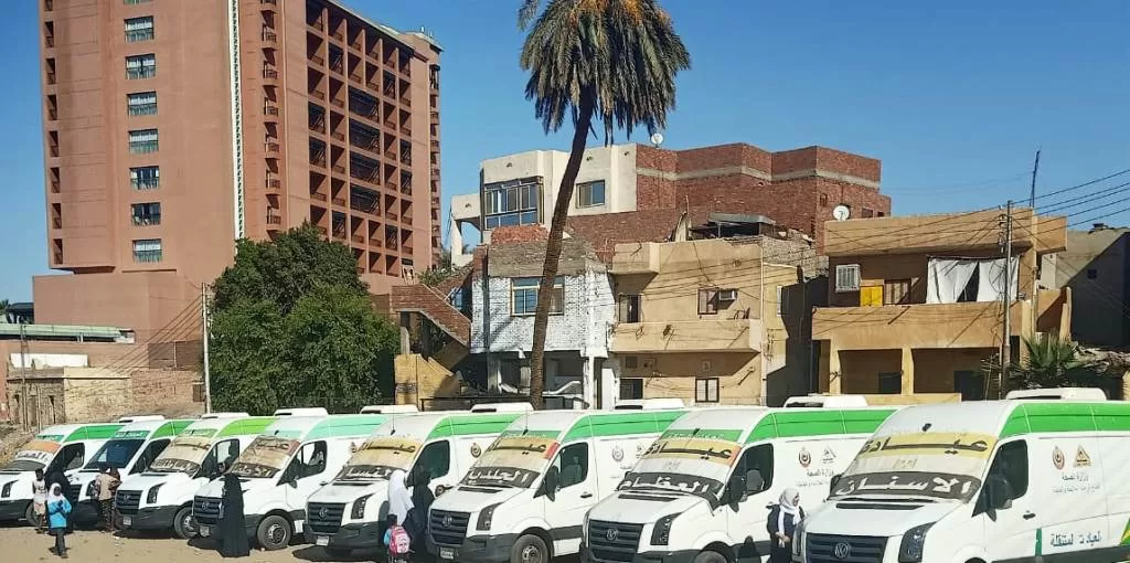 تنفيذاً لتعليمات محافظ أسوان .. إجراء الكشف الصحية والعلاجية لـ 1180 مواطن ومواطنة لأهالى منطقة جبل تقوق 17 - جريدة المساء