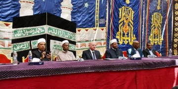 السكرتير العام المساعد لأسوان يشهد مراسم الصلح بين عائلتى آل يونس ، وآل صغير بمدينة الرحاب بكيما 2 - جريدة المساء السكرتير العام المساعد لأسوان يشهد مراسم الصلح بين عائلتى آل يونس ، وآل صغير بمدينة الرحاب بكيما 1 - جريدة المساء