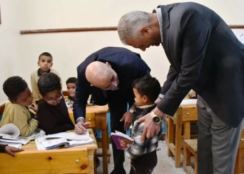 وزيرالتعليم ومحافظ أسوان يتفقدان عددا من مدارس المحافظة لمتابعة إنضباط العملية التعليمية 16 - جريدة المساء