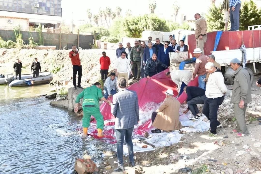محافظ الدقهلية يشهد إلقاء مليون وحدة زريعة سمكية في النيل بالمنصورة 20 - جريدة المساء محافظ الدقهلية يشهد إلقاء مليون وحدة زريعة سمكية في النيل بالمنصورة 19 - جريدة المساء