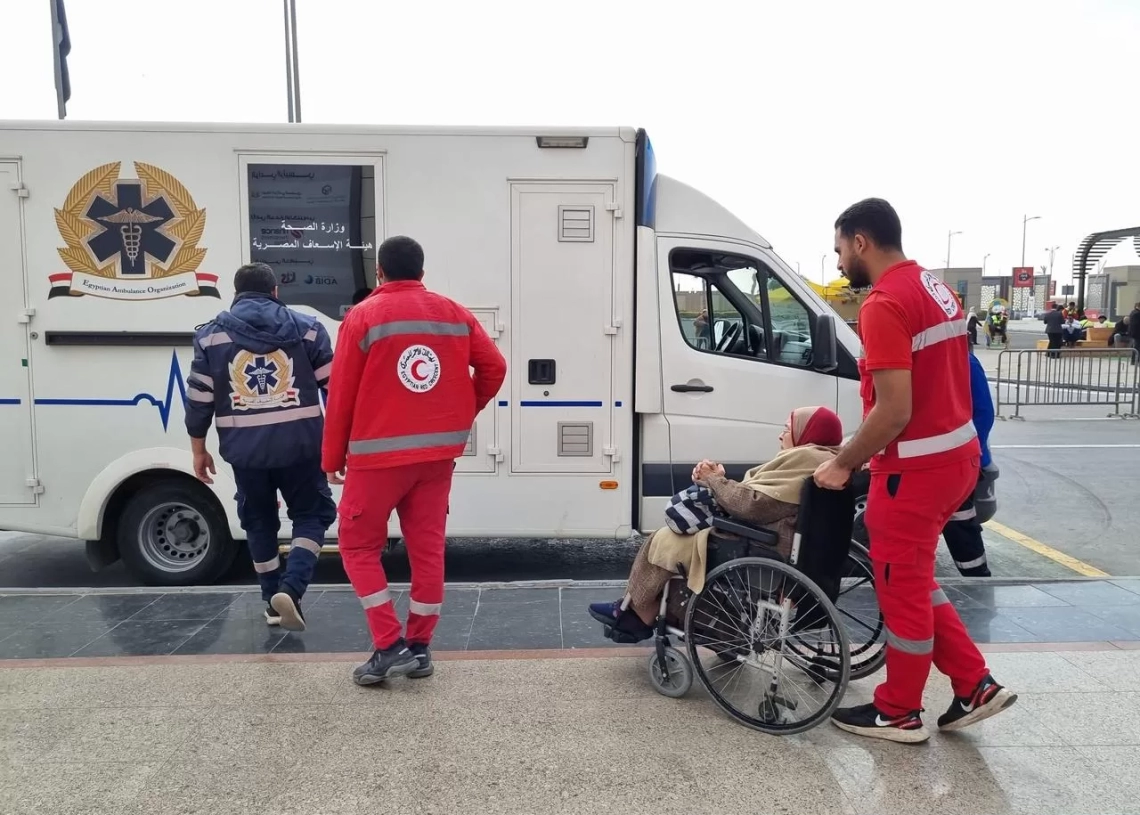 الهلال الأحمر يقدم خدمات الإتاحة والطوارئ والإسعافات الأولية لزوار معرض "تراثنا" 15 - جريدة المساء