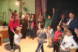 بالتعاون مع جمعية زوجات ضباط الشرطة.. نائب محافظ الجيزة تتفقد القافلة التنموية بالواحات البحرية 27 - جريدة المساء
