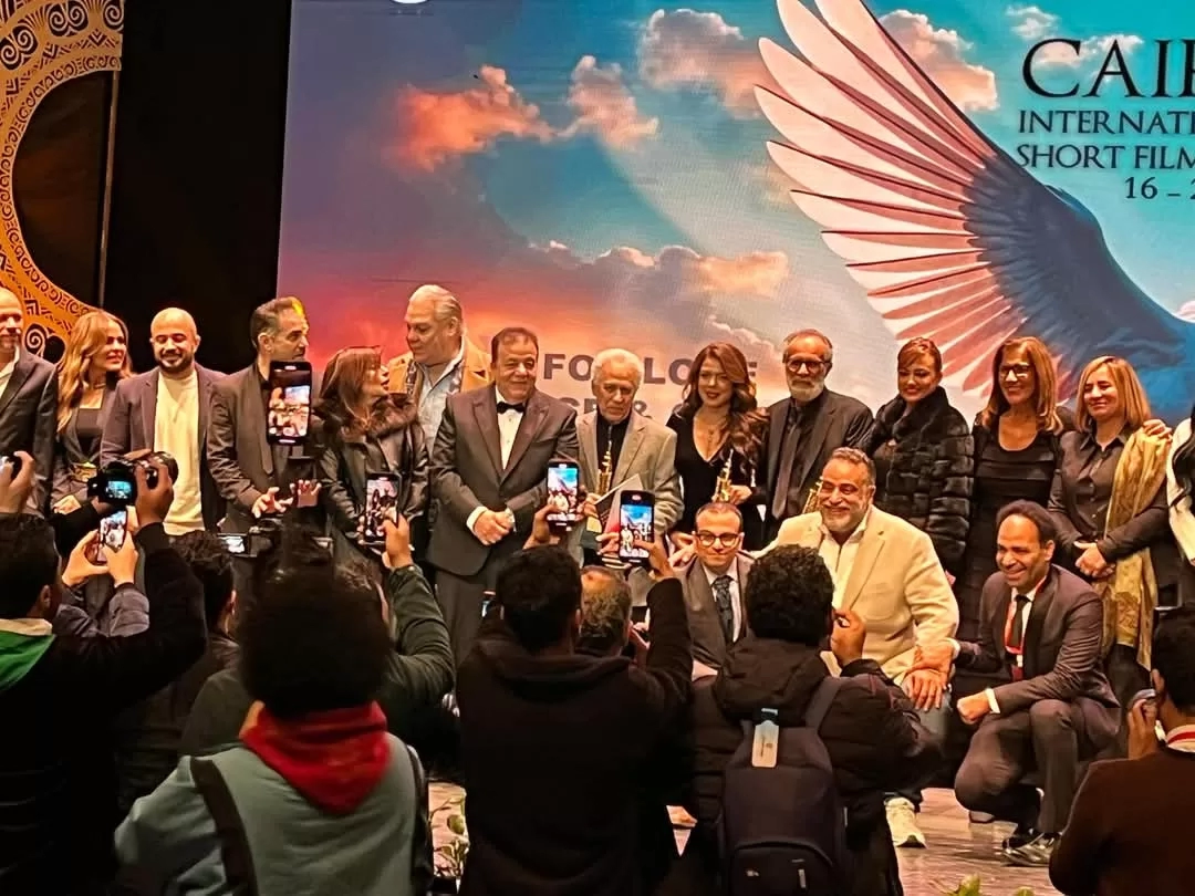 عاطف عبداللطيف: فرص واعدة لصناعة السينما والسياحة معا 17 - جريدة المساء