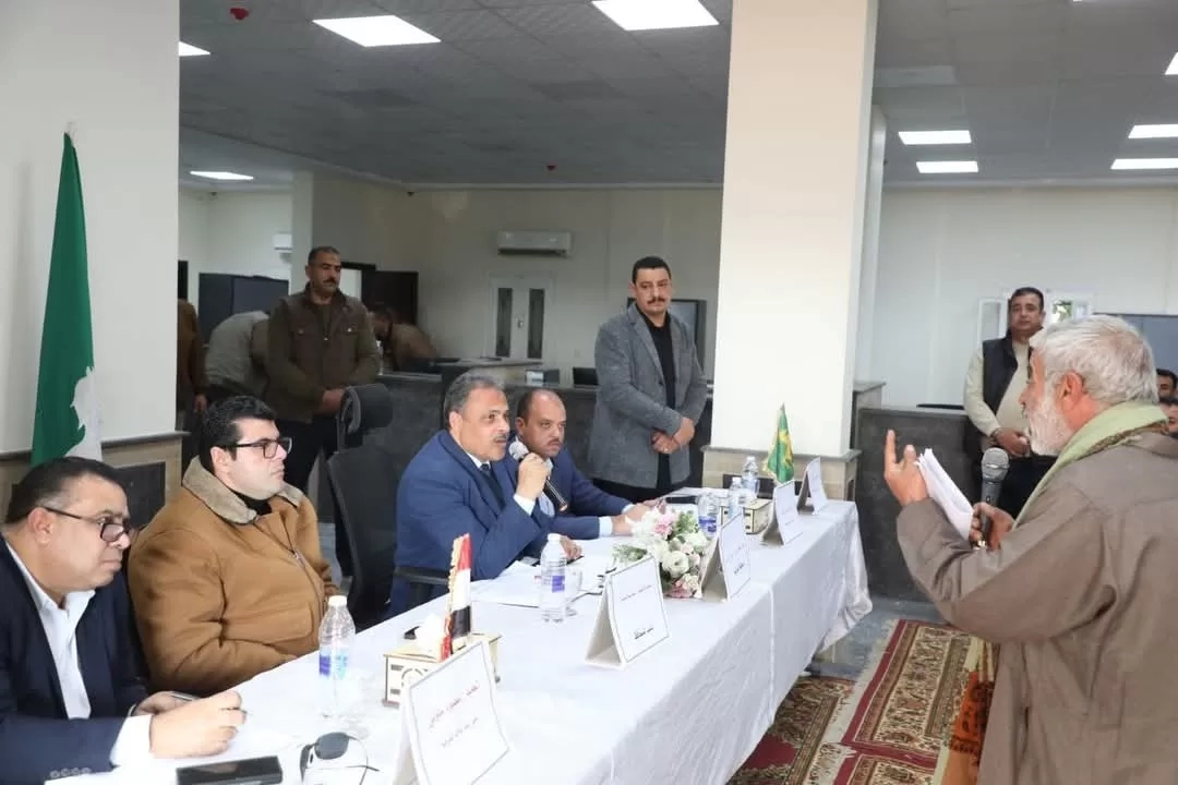 لدفع عجلة العمل في ملف تقنين أوضاع المتعديين على أراضي أملاك الدولة .. محافظ الشرقية يلتقي أهالي الحسينية ويؤكد على ضرورة توفيق الأوضاع والدخول تحت مظلة الدولة والقانون 20 - جريدة المساء لدفع عجلة العمل في ملف تقنين أوضاع المتعديين على أراضي أملاك الدولة .. محافظ الشرقية يلتقي أهالي الحسينية ويؤكد على ضرورة توفيق الأوضاع والدخول تحت مظلة الدولة والقانون 19 - جريدة المساء