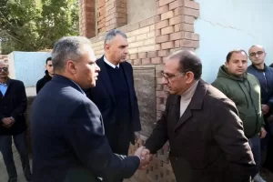 محافظ الشرقية يؤدي صلاة الجنازة ويقدم واجب العزاء في وفاة المقدم محمد علام مدير مكتب مساعد وزير الداخلية مدير أمن الشرقية 19 - جريدة المساء