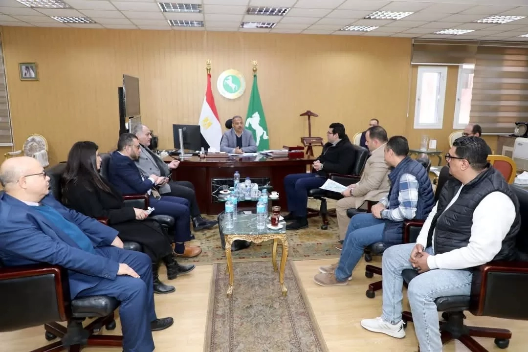 محافظ الشرقية يلتقي مساعد وزير الصحة والسكان لشئون المشروعات القومية ويعلن عن تزويد مستشفي أبوحماد المركزي بوحدة أسنان متكاملة 19 - جريدة المساء
