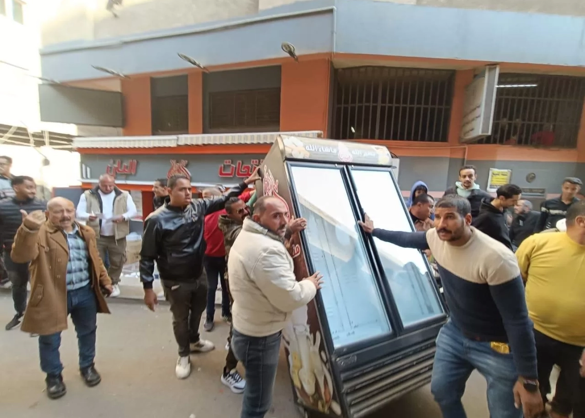 استجابة لشكاوي المواطنين.. محافظة الجيزة تزيل 700 حالة إشغال للمحال التجارية والباعة الجائلين بعدة مناطق بفيصل (صور) 18 - جريدة المساء