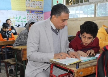 وكيل أول وزارة التعليم بالجيزة خلال زيارته لمدارس بولاق: الاهتمام بالطلاب الضعاف ليس مجرد واجب وظيفي بل مسؤولية وطنية 21 - جريدة المساء