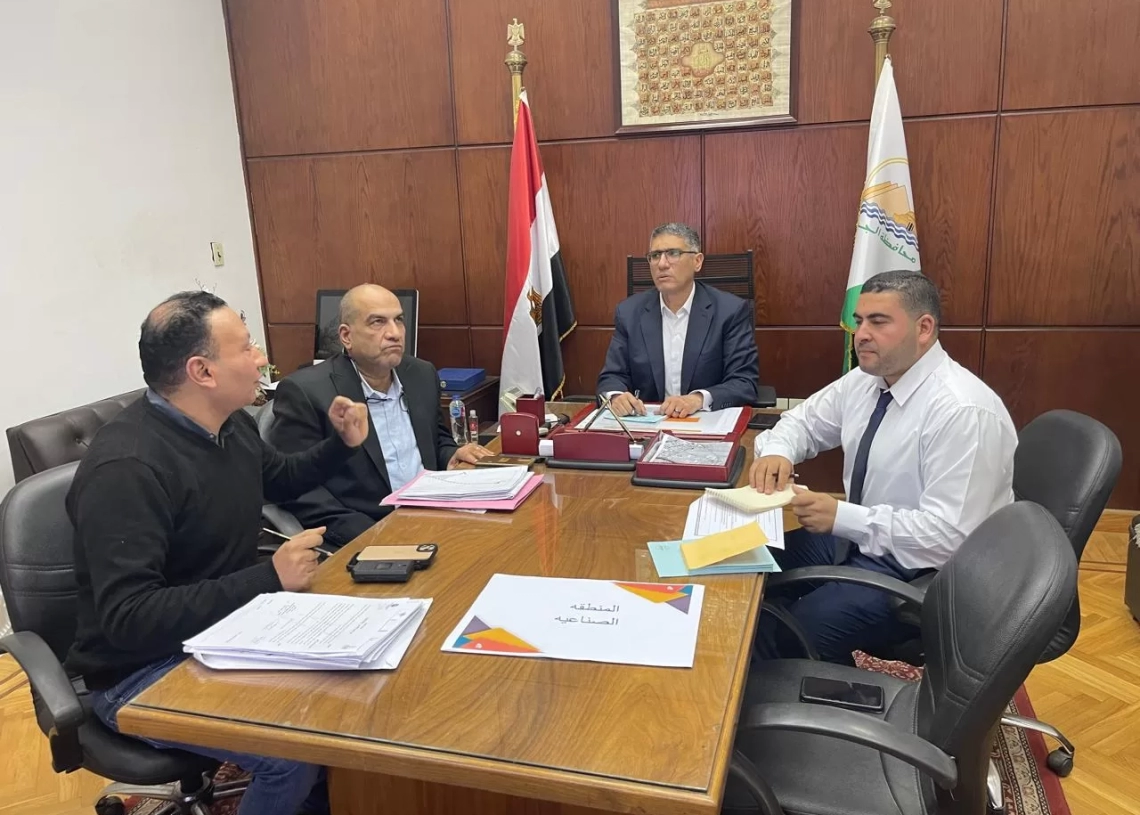 يجتمع مع "الوزير" بعد غد.. محافظ الجيزة يلتقي قيادات المناطق الصناعية بالمحافظة للوقوف علي خطط العمل المستقبلية 18 - جريدة المساء