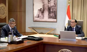 رئيس الوزراء يتابع مع محافظ الجيزة عددا من ملفات العمل والمشروعات بالمحافظة 21 - جريدة المساء