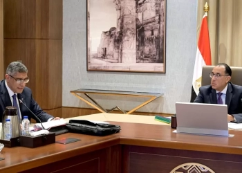 رئيس الوزراء يتابع مع محافظ الجيزة عددا من ملفات العمل والمشروعات بالمحافظة 34 - جريدة المساء