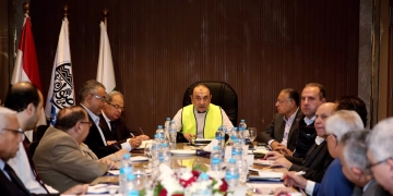 وزير قطاع الأعمال العام يتابع الموقف التنفيذي لمشروعات "القابضة الكيماوية 1 - جريدة المساء