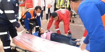 تنفيذ سيناريو افتراضي لإخلاء مدرسة هشام شتا بالجيزة نتيجة حدوث هزة أرضية وحريق (صور) 2 - جريدة المساء تنفيذ سيناريو افتراضي لإخلاء مدرسة هشام شتا بالجيزة نتيجة حدوث هزة أرضية وحريق (صور) 1 - جريدة المساء