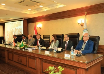 في أول لقاء بعد الاجتماع الرئاسي: محافظ الجيزة ينقل تحيات الرئيس لأبناء المحافظة وأعضاء الجهاز التنفيذي 33 - جريدة المساء