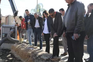 محافظ الجيزة يتفقد أعمال إصلاح كسر مفاجئ بوصلة الربط لخط مياه بحدائق الأهرام 37 - جريدة المساء