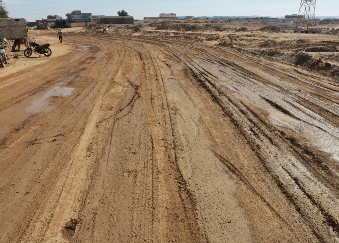 محافظ الجيزة يقرر تخصيص ٨ ملايين جنيه لتطوير الطرق المؤدية للمزارات السياحية بالواحات البحرية 18 - جريدة المساء