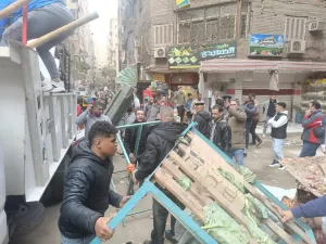 محافظة الجيزة تتحفظ علي مركبات توك توك تسير عكس الاتجاه خلال حملة مكبرة بالهرم (صور) 25 - جريدة المساء