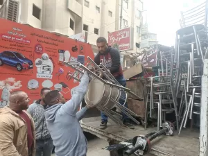 محافظة الجيزة تتحفظ علي مركبات توك توك تسير عكس الاتجاه خلال حملة مكبرة بالهرم (صور) 35 - جريدة المساء