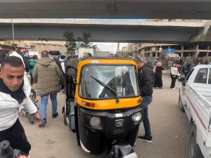 محافظة الجيزة تتحفظ علي مركبات توك توك تسير عكس الاتجاه خلال حملة مكبرة بالهرم (صور) 41 - جريدة المساء