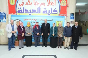 نائب رئيس جامعة الزقازيق لشئون التعليم والطلاب يتابع سير الامتحانات بكلية الصيدلة 33 - جريدة المساء