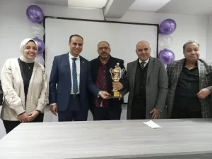 وكيل وزارة الصحة بالشرقية يختتم المسابقة الأولى للعنايات المركزة بالمحافظة ويسلم الكأس لمستشفى الصدر 23 - جريدة المساء