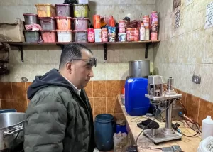 مباحث تموين الاسماعيلية تضبط مصنع مستحضرات تجميل وعطور بدون ترخيص 21 - جريدة المساء