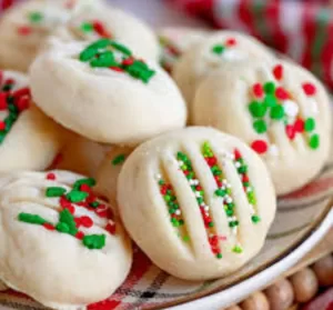 تعرف على طريقة اعداد بسكويت وغريبة لاحتفالات الكريسماس 21 - جريدة المساء