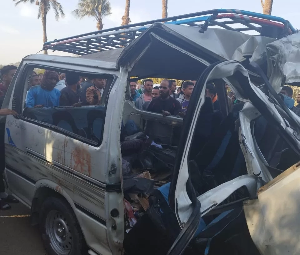 مصرع وإصابة 15 شخصا في حادث تصادم سيارتي "ميكروباص"ونقل بطريق"أسيوط ـ القوصية" 19 - جريدة المساء