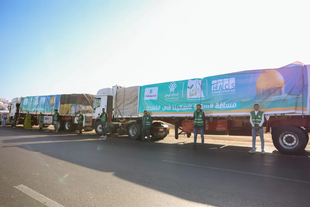 التحالف الوطنى: اصطاف مئات الشاحنات تمهيداً لإطلاق القافلة الإغاثية التاسعة لدعم غزة 19 - جريدة المساء